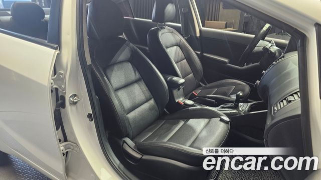 Kia K3 2015 — photo 18