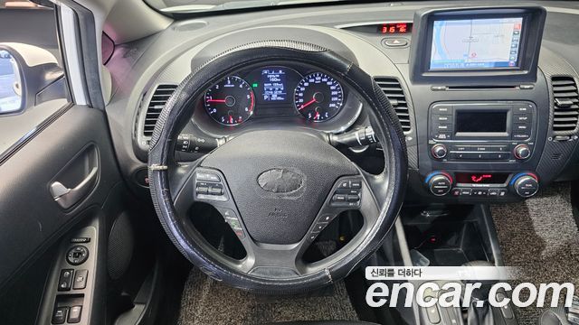 Kia K3 2015 — photo 19