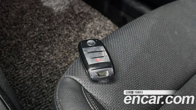Kia K3 2015 — photo 25