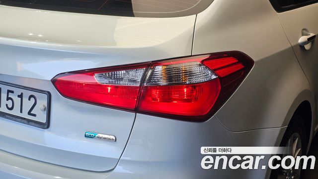 Kia K3 2015 — photo 9