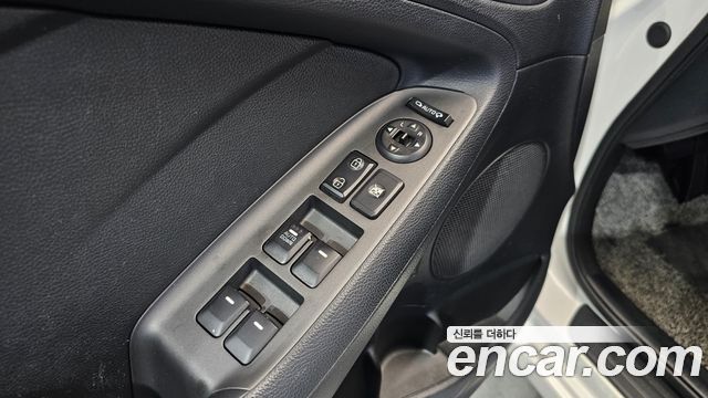 Kia K3 2015 — photo 27
