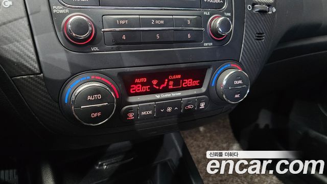 Kia K3 2015 — photo 31