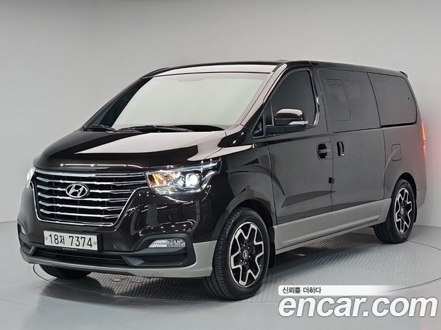 Hyundai Starex 2019 — photo 1