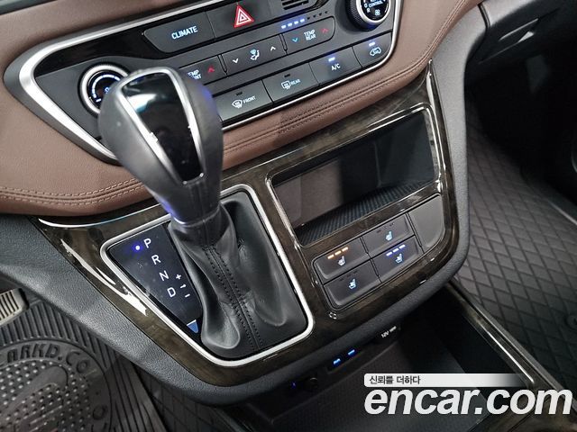 Hyundai Starex 2019 — photo 8