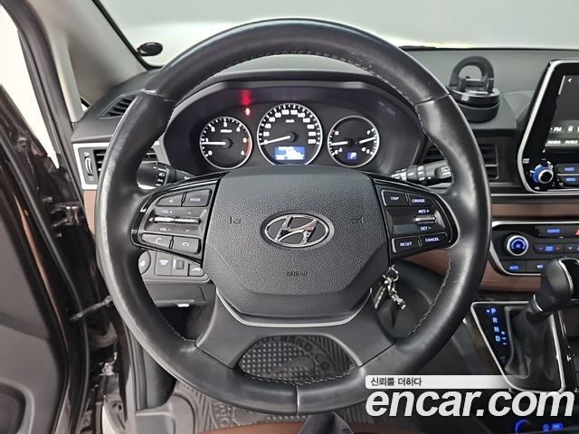 Hyundai Starex 2019 — photo 9