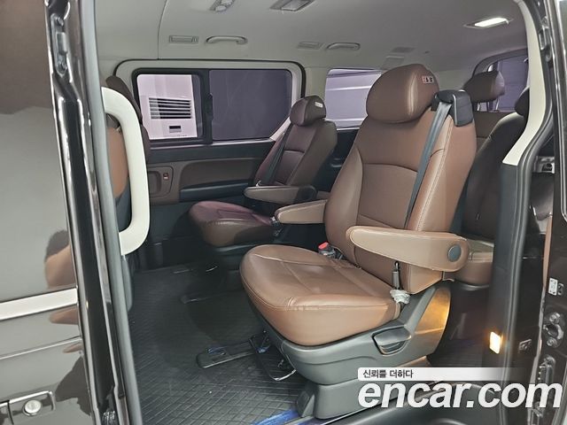 Hyundai Starex 2019 — photo 12