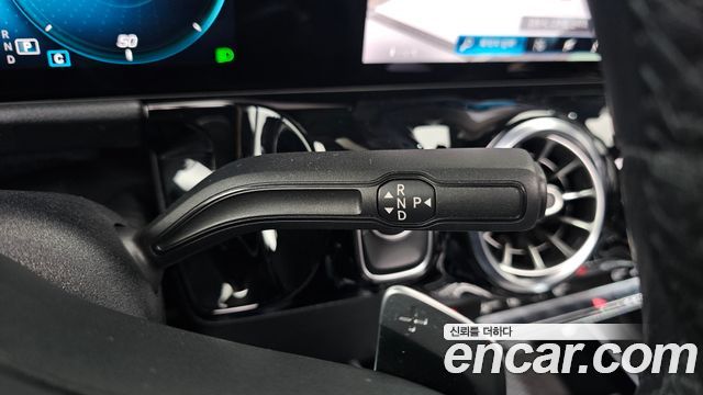 Mercedes-Benz EQA 2022 — photo 12