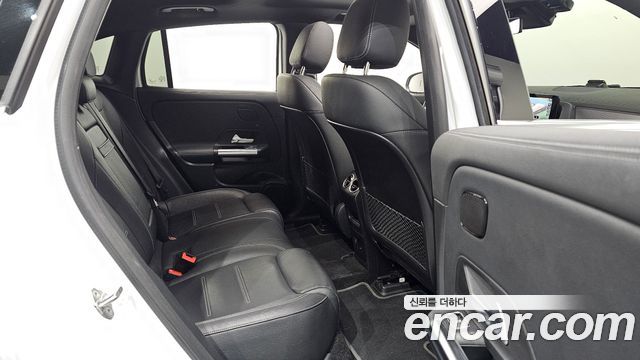 Mercedes-Benz EQA 2022 — photo 18
