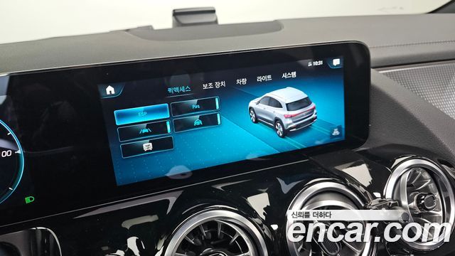 Mercedes-Benz EQA 2022 — photo 22
