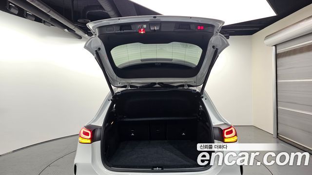Mercedes-Benz EQA 2022 — photo 26