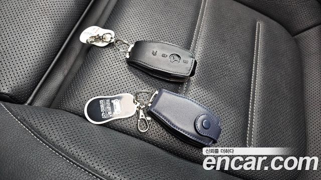 Mercedes-Benz EQA 2022 — photo 30