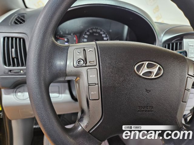 Hyundai Starex 2015 — photo 12