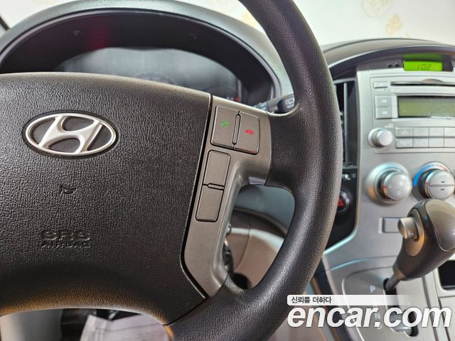 Hyundai Starex 2015 — photo 13