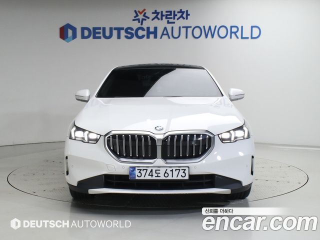 BMW 5-Series 2024 — photo 3