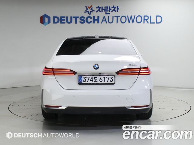 BMW 5-Series 2024 — photo 4