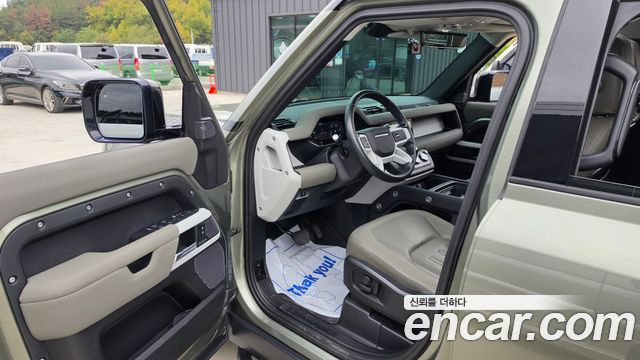 Land Rover Defender 2020 — photo 10