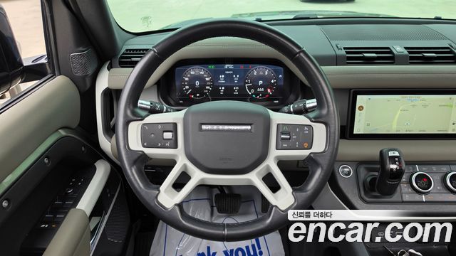 Land Rover Defender 2020 — photo 13