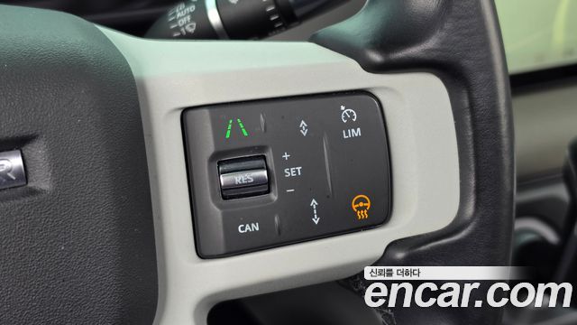 Land Rover Defender 2020 — photo 14