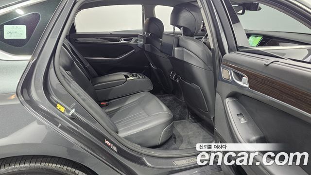 Genesis G80 2018 — photo 17