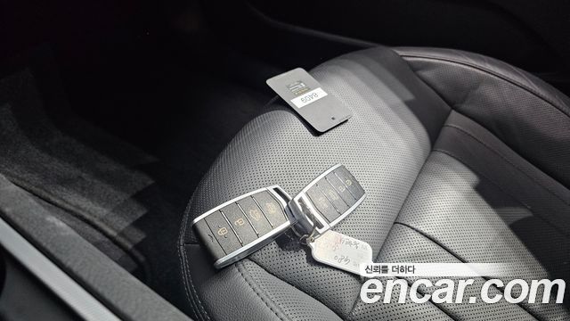 Genesis G80 2018 — photo 21