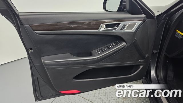 Genesis G80 2018 — photo 14