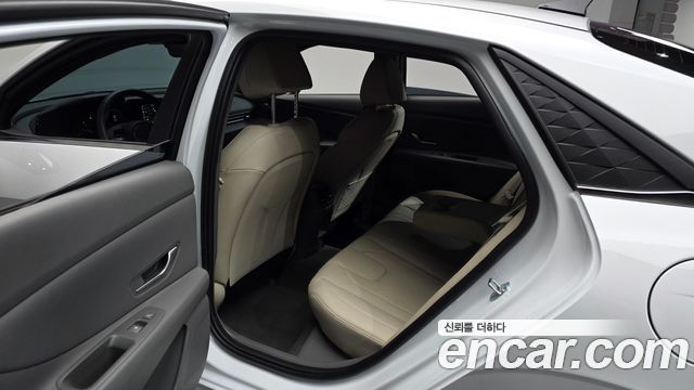 Hyundai AVANTE 2026 — photo 16