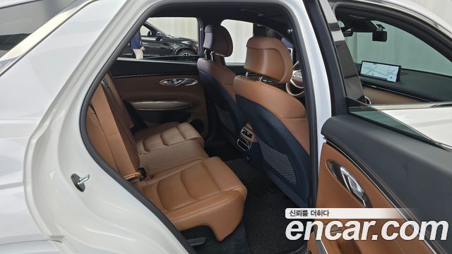 Genesis GV70 2023 — photo 17