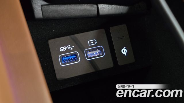 Genesis GV70 2023 — photo 19