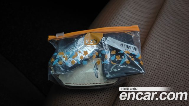 Genesis GV70 2023 — photo 24