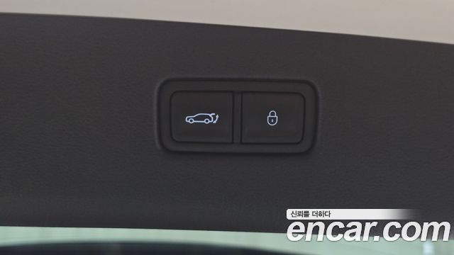 Genesis GV70 2023 — photo 25