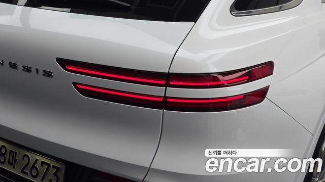 Genesis GV70 2023 — photo 9