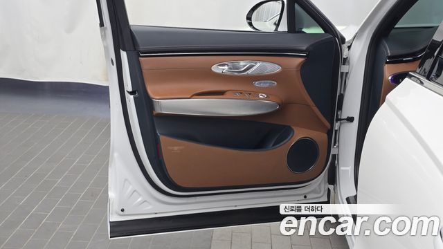 Genesis GV70 2023 — photo 14