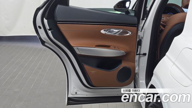 Genesis GV70 2023 — photo 15