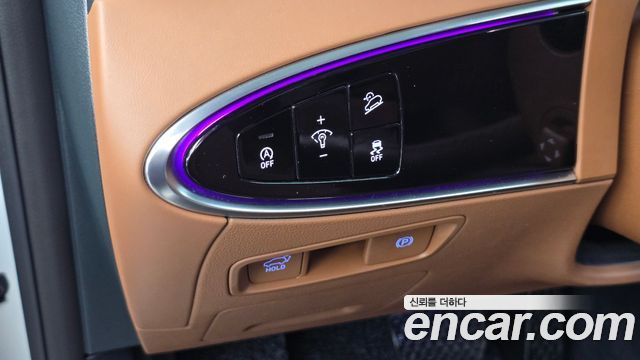 Genesis GV70 2023 — photo 27
