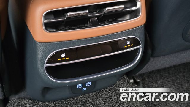 Genesis GV70 2023 — photo 30