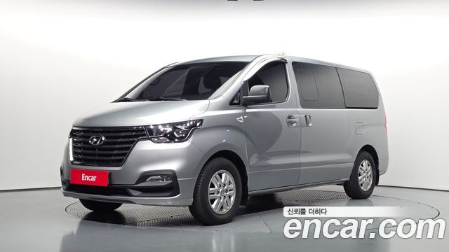 Hyundai Starex 2021 — photo 1