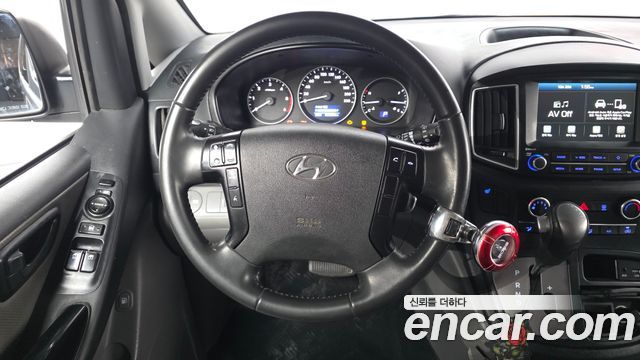 Hyundai Starex 2021 — photo 13