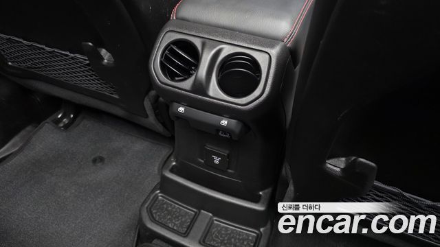 Jeep Wrangler 2024 — photo 31