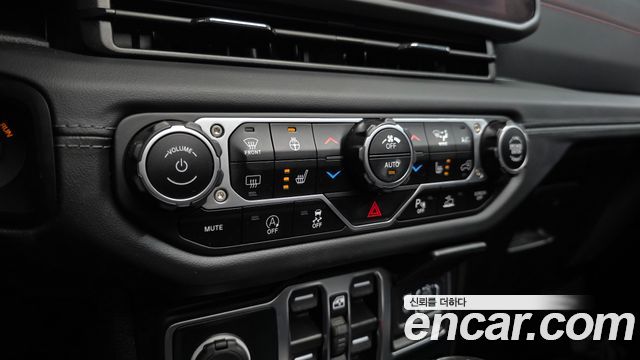 Jeep Wrangler 2024 — photo 34