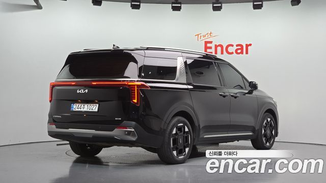 Kia Canival 2025 — photo 2