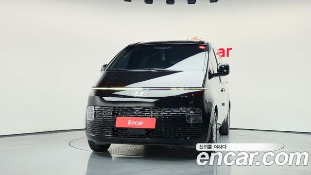 Hyundai Staria 2025 — photo 3
