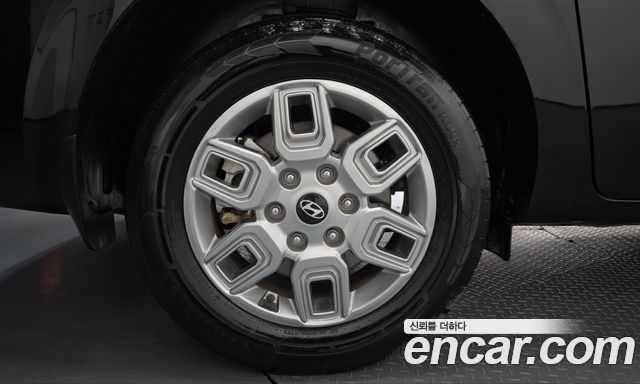Hyundai Staria 2025 — photo 5