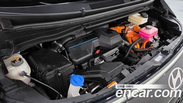 Hyundai Staria 2025 — photo 6