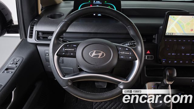 Hyundai Staria 2025 — photo 18