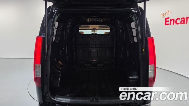 Hyundai Staria 2025 — photo 25