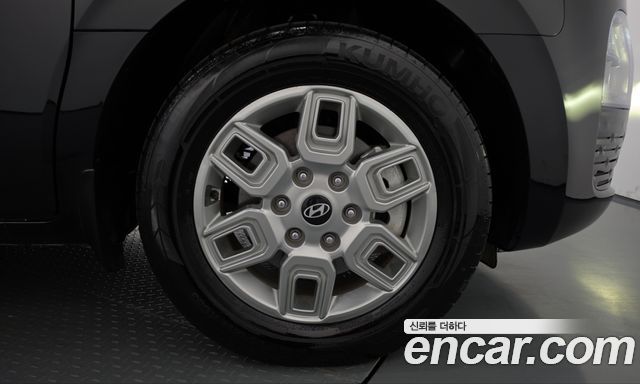 Hyundai Staria 2025 — photo 7