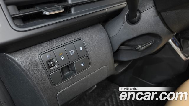 Hyundai Staria 2025 — photo 28