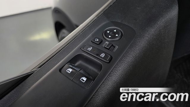 Hyundai Staria 2025 — photo 30