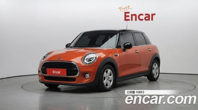 Mini Cooper 2019 — photo 1