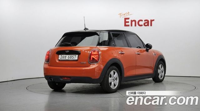 Mini Cooper 2019 — photo 2